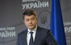 Представители СМИ раскритиковали распоряжение Разумкова о частичном допуске журналистов в кулуары Рады