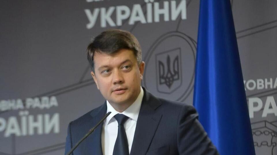 Представители СМИ раскритиковали распоряжение Разумкова о частичном допуске журналистов в кулуары Рады