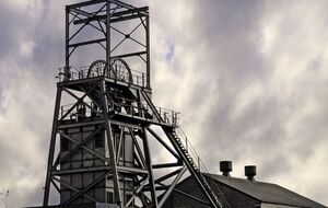 Горняки погибли в результате обрыва каната транспортной клети, в которой их спускали в шахту