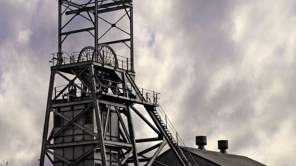 Горняки погибли в результате обрыва каната транспортной клети, в которой их спускали в шахту