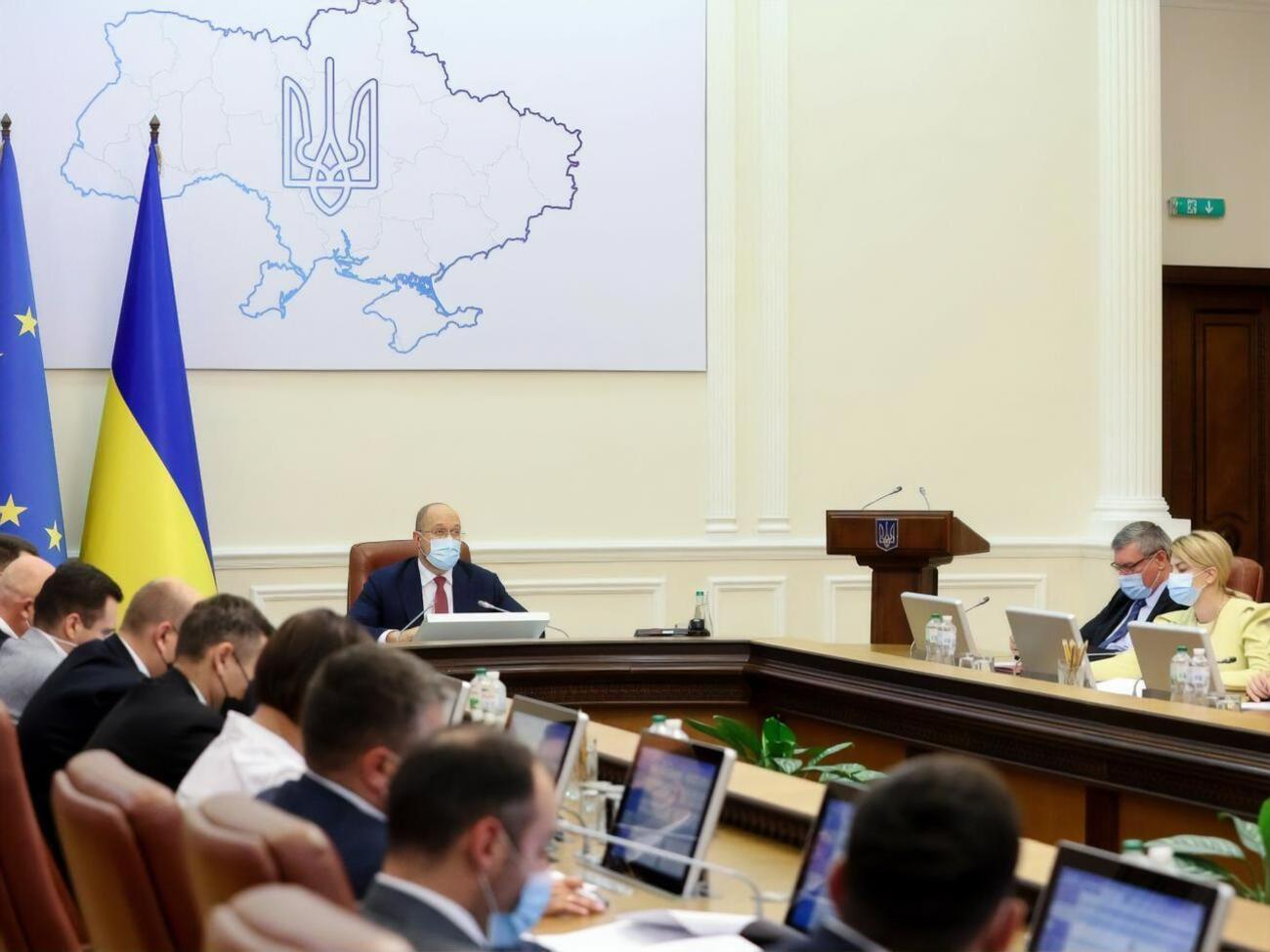 Правительство должно подать проект госбюджета до 15 сентября