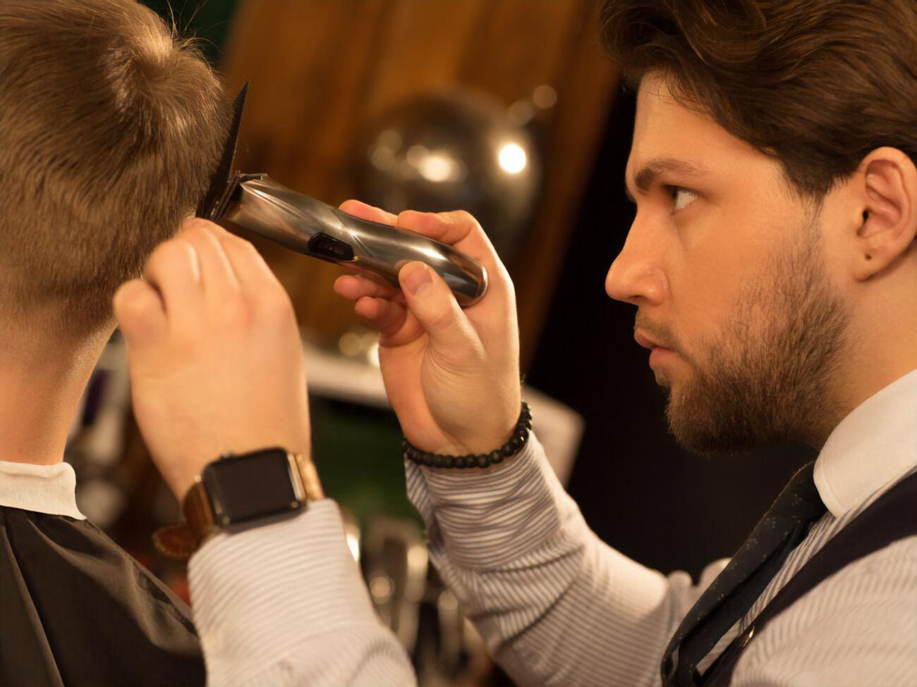 Самые модные мужские стрижки нужно выбирать по форме лица