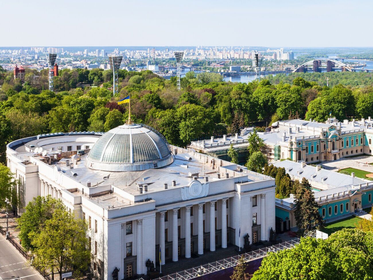 Верховная Рада проведет завтра очередное и внеочередное заседания