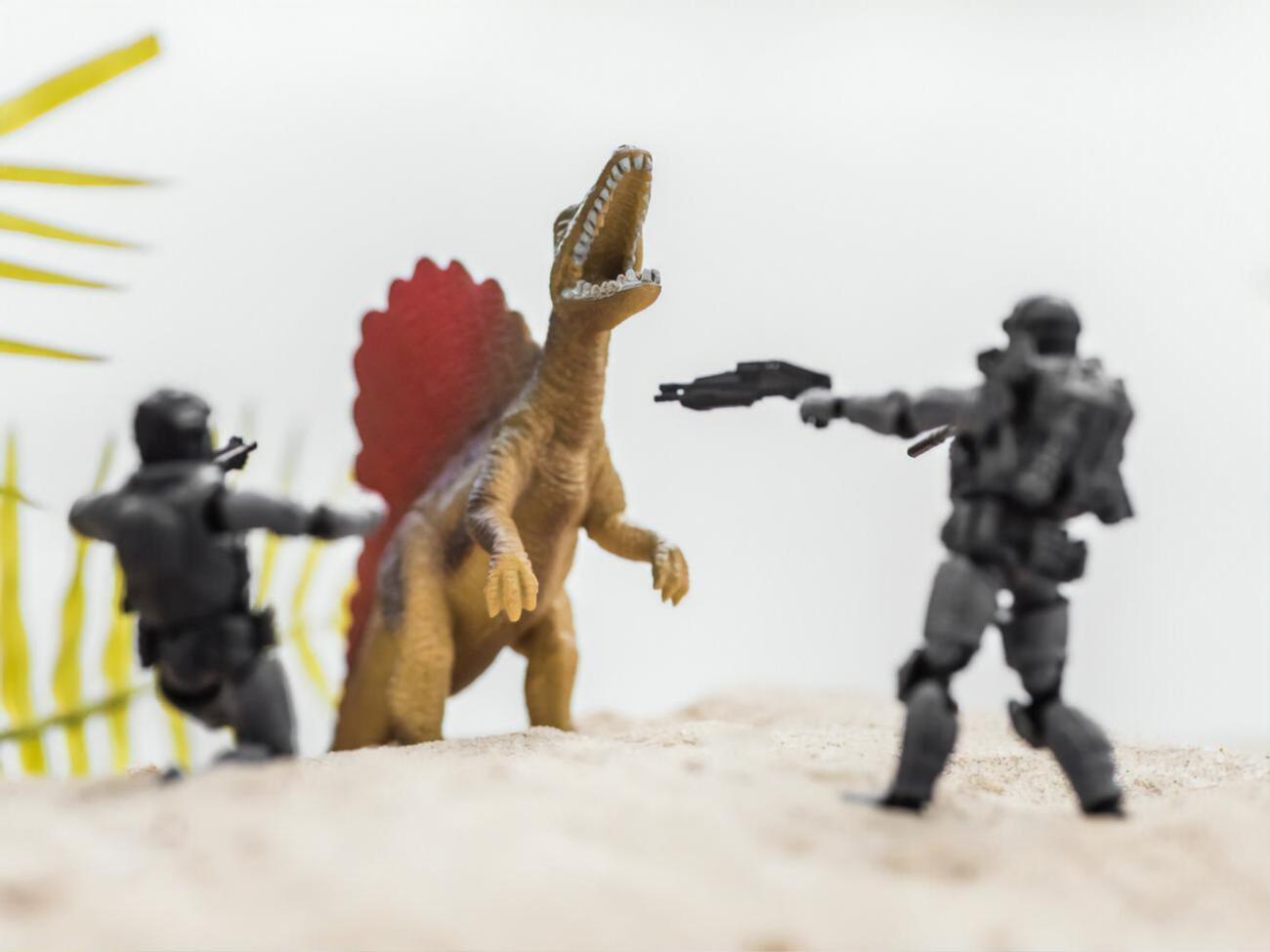 Сегодня в мире отмечают Всемирный день уничтожения военной игрушки