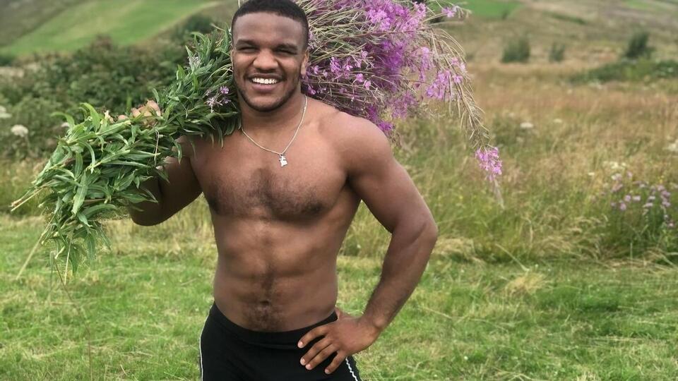 Беленюк о Никитюк: Она часто выставляет свои фотографии в купальнике. Кстати, она ничего