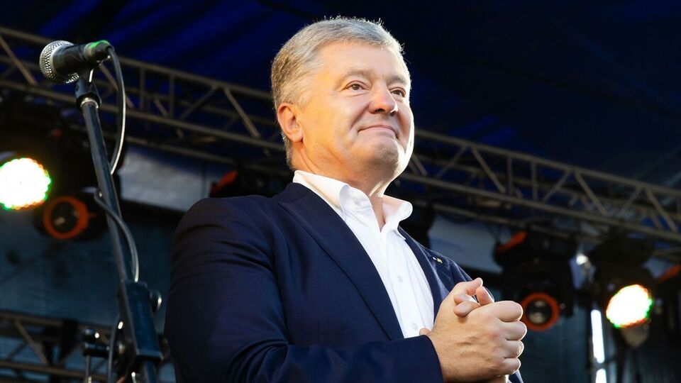 Порошенко (на фото) попросил Зеленского "не выражать поддержку Кожевниковой"