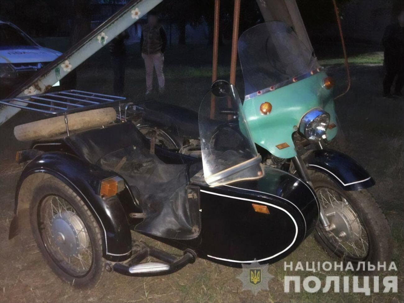 Прав на керування мотоциклом у чоловіка не було, повідомили в поліції