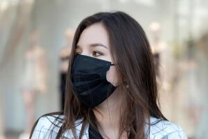 С начала эпидемии в Украине подтвердили 2,3 млн случаев COVID-19