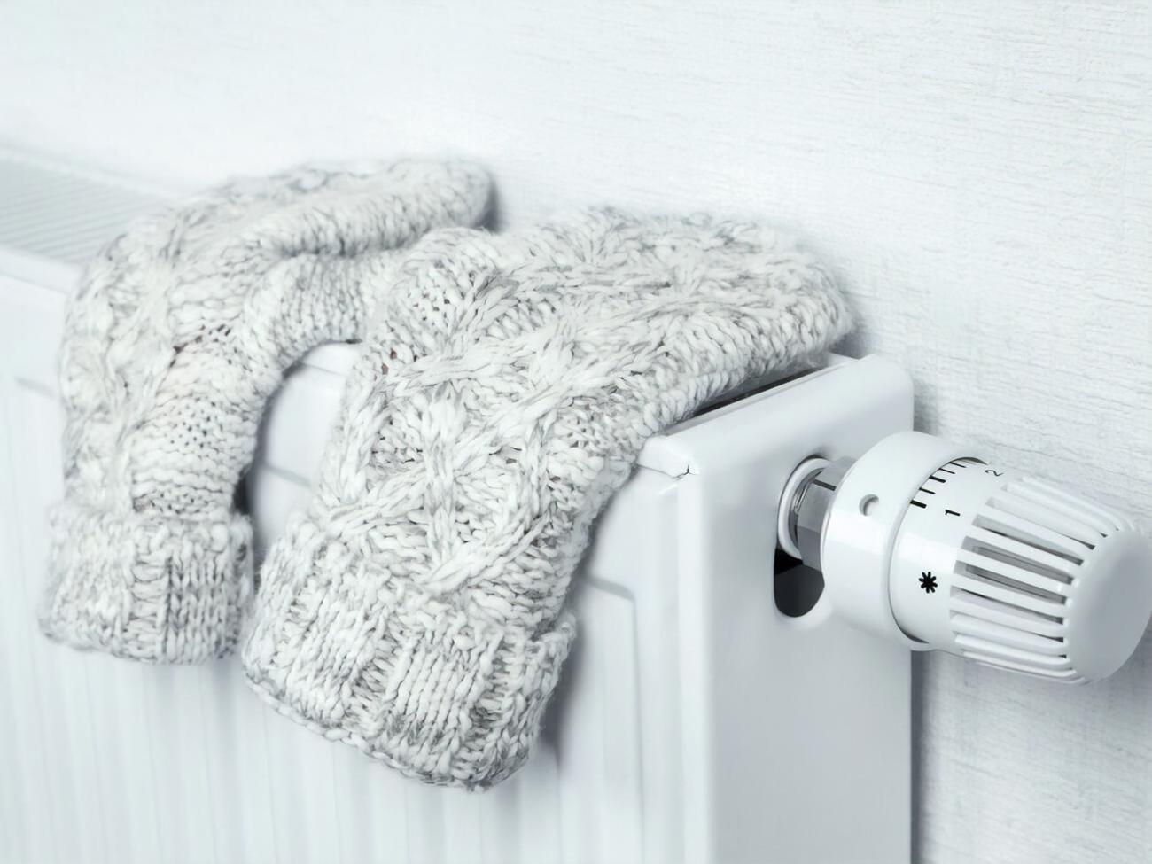 За тарифи на тепло і гарячу воду відповідає місцева влада, зазначив Шмигаль