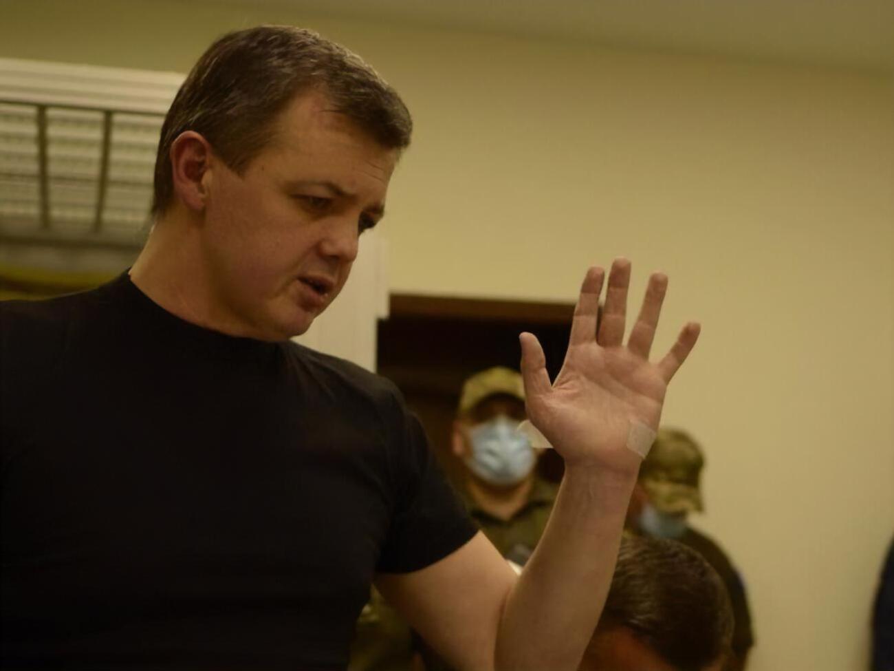 Екснардеп залишиться під вартою ще на два місяці