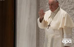 Папа решил поддержать заключенных в жаркие дни с помощью мороженого