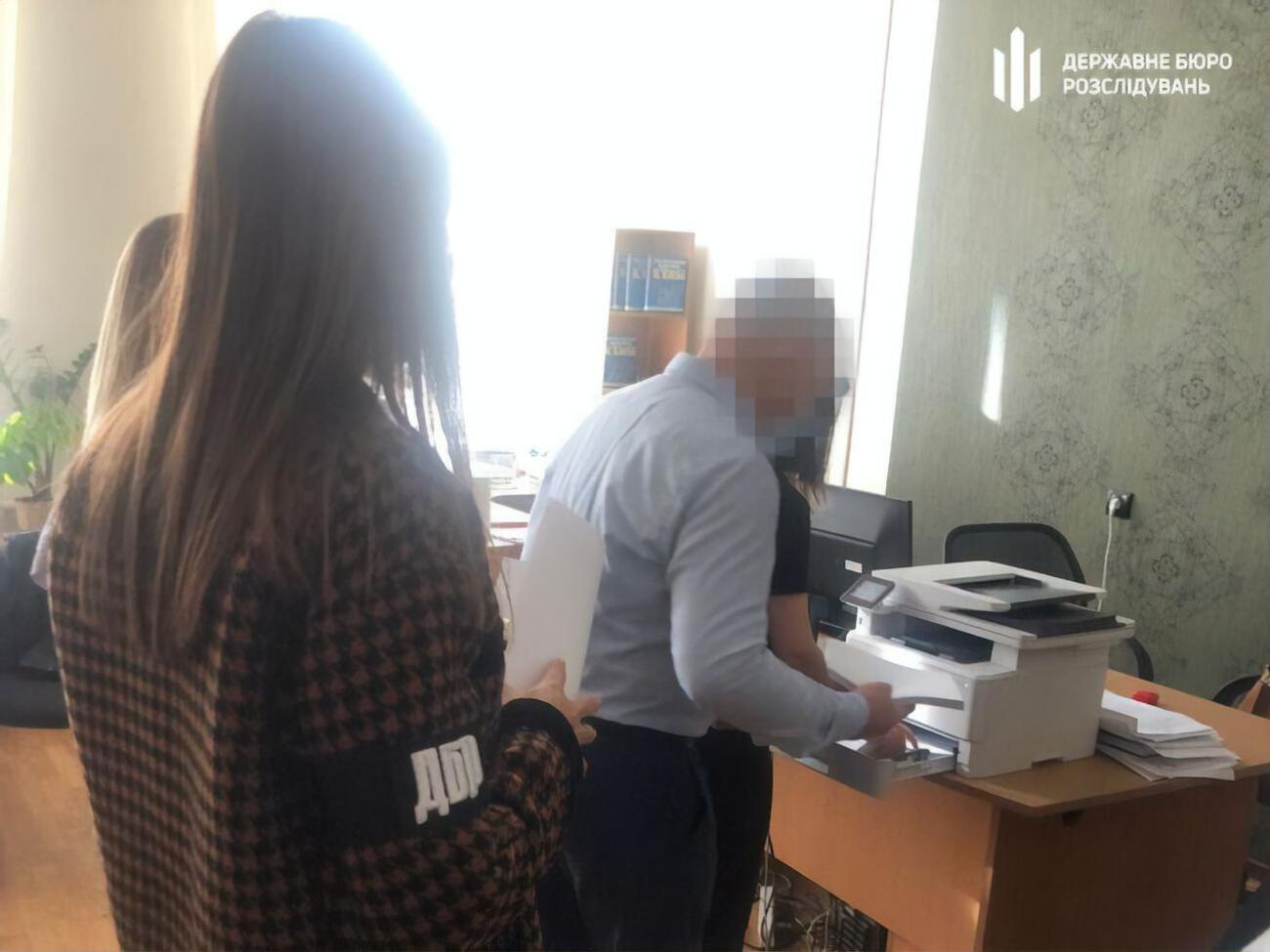 Обыски проходят в КГГА и на коммунальном предприятии