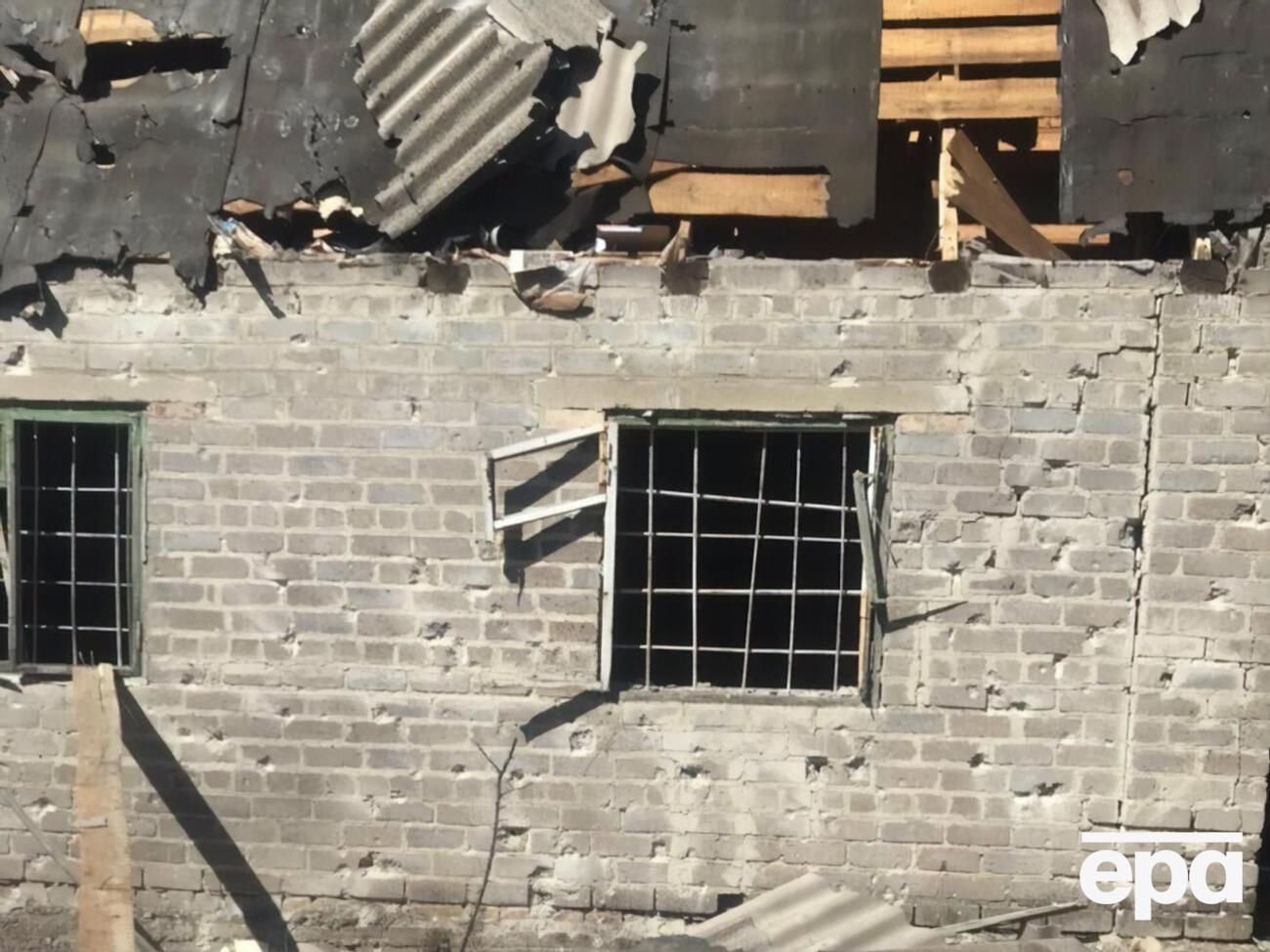 В результате стрельбы повреждены здания