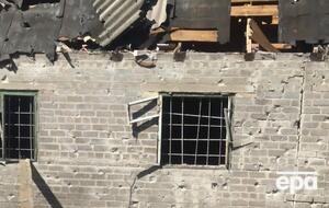 В результате стрельбы повреждены здания