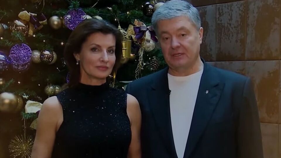"Прямий" і "5 канал" транслюють привітання Порошенка у новорічну ніч замість звернення Зеленського третій рік поспіль
