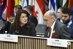 Рау (праворуч) замінив Лінде (ліворуч) на посаді голови ОБСЄ