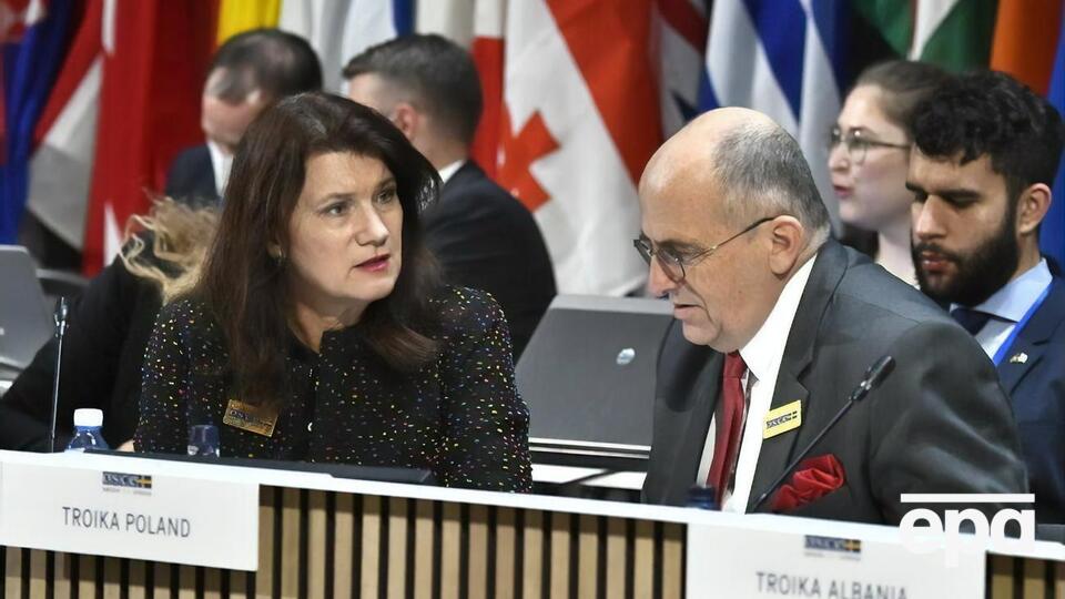 Рау (праворуч) замінив Лінде (ліворуч) на посаді голови ОБСЄ