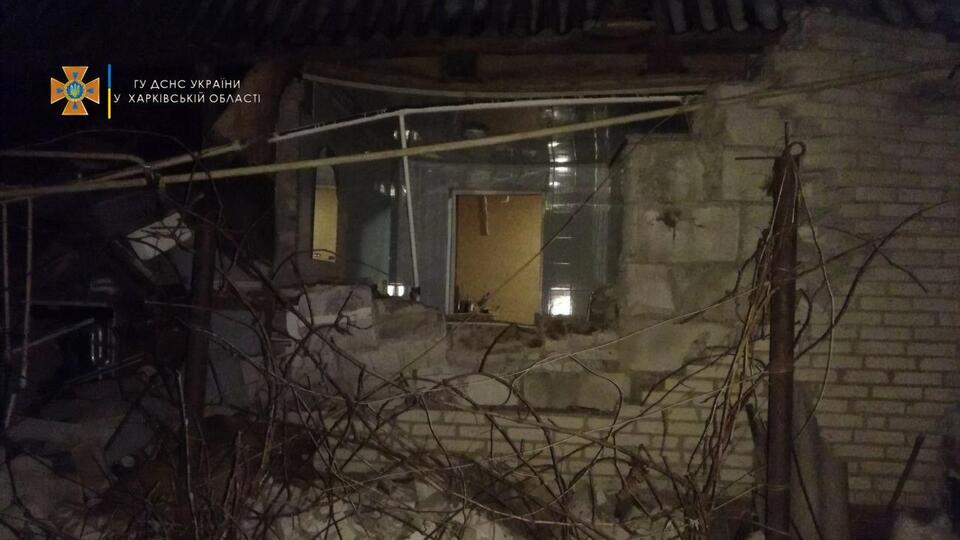 Часть дома разрушена в результате взрыва