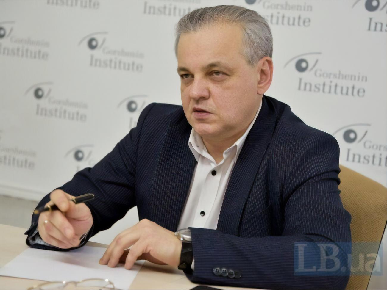 Рахманин:&nbsp;Когда человек во время пресс-марафона 10 раз повторил, что он президент, &ndash; это значит, что он сам еще не верит, не отдает себе отчет в том, что он полноценный, полноправный президент