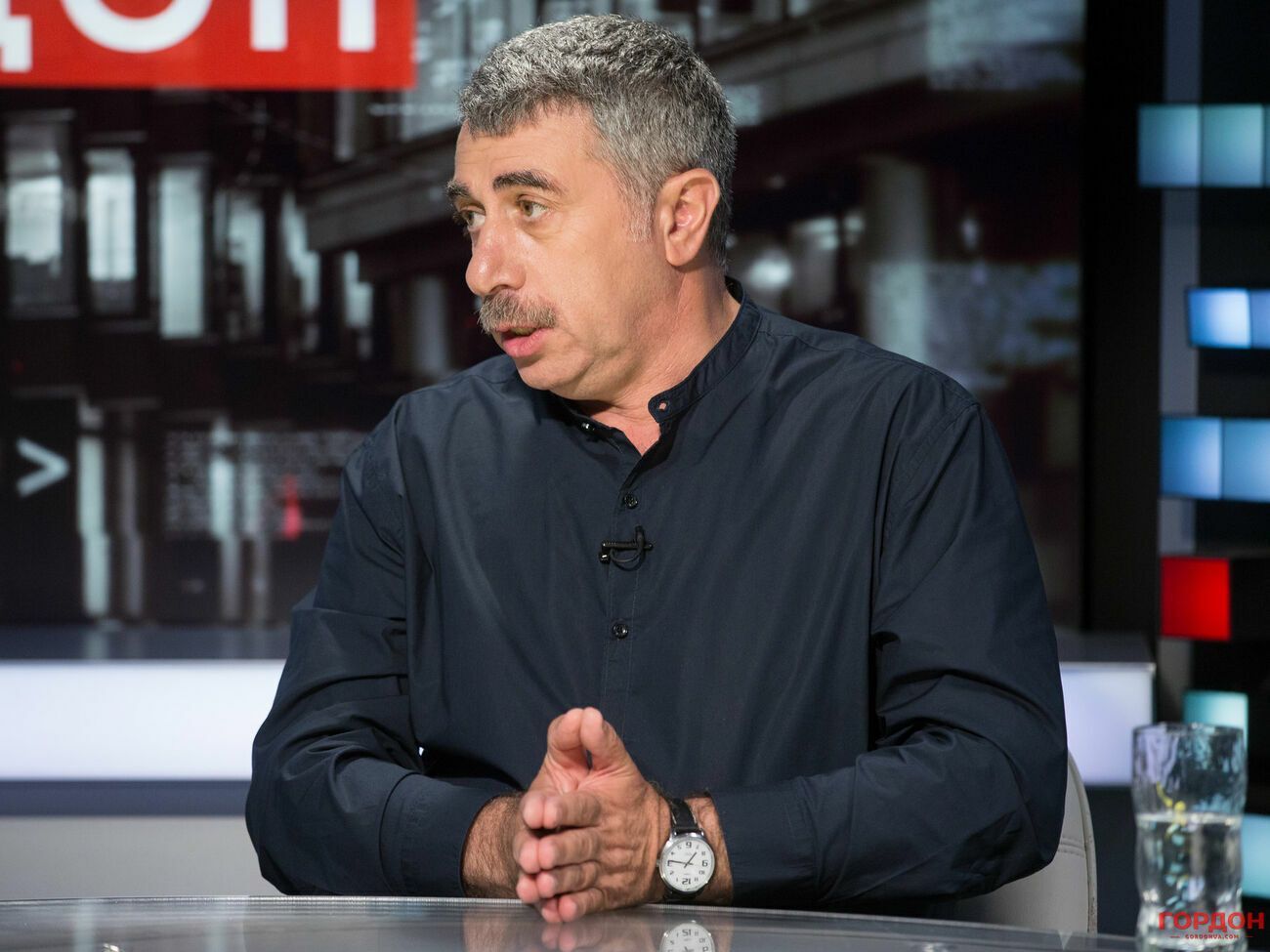 Комаровский прокомментировал происходящее на примере "какашек"