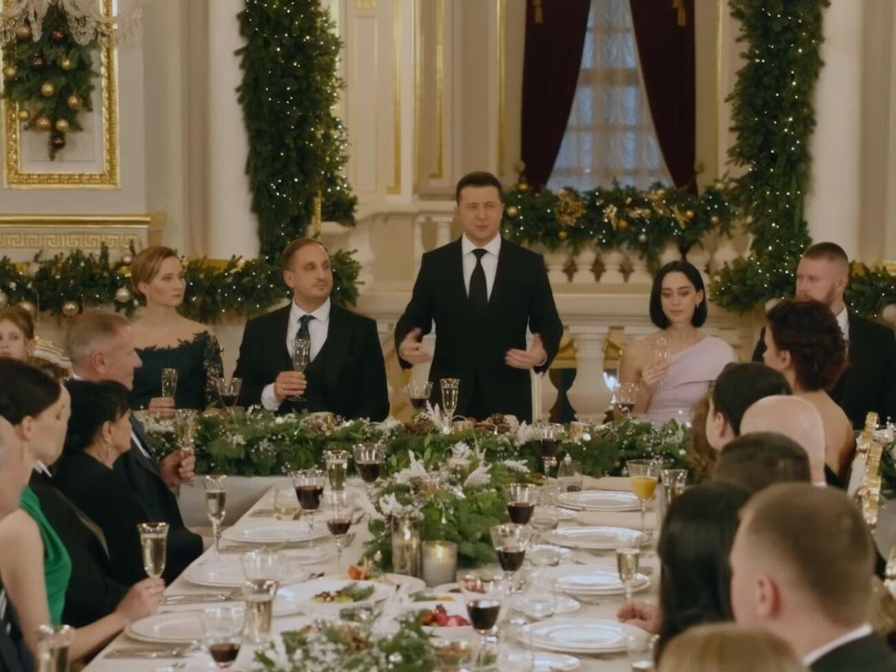 На торжественное мероприятие пригласили военных, спортсменов, ученых, медиков и детей