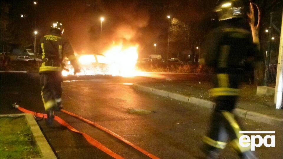 У МВС Франції зазначили, що спалили менше машин, ніж у попередні роки