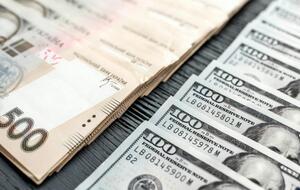 Гривна падает к доллару