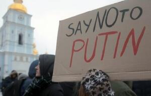 Акцію було організовано напередодні переговорів Заходу з Росією щодо ситуації навколо України