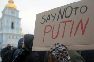 Акцію було організовано напередодні переговорів Заходу з Росією щодо ситуації навколо України