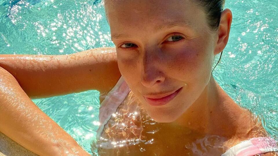 Осадчая: Фото в купальнике как напоминание себе, что пад-тай даром не пройдет