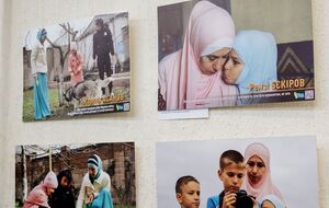 Росія окупувала Крим навесні 2014 року, після чого почалося переслідування громадянських активістів, серед яких багато кримських татар