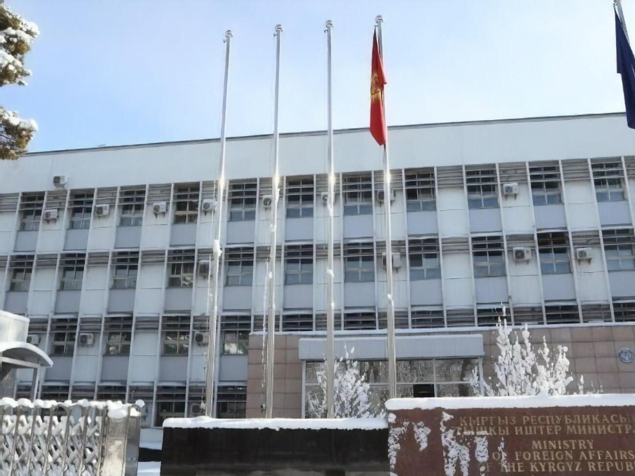 З початку протестів Киргизстан евакуював із Казахстану понад 150 людей