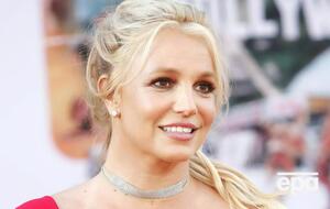 Спірс восени 2021 року звільнилася з-під багаторічної опіки батька