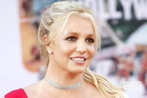 Спірс восени 2021 року звільнилася з-під багаторічної опіки батька