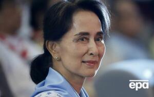 Сумарно за всіма обвинуваченнями Аун Сан Су Чжі загрожує понад 100 років ув'язнення