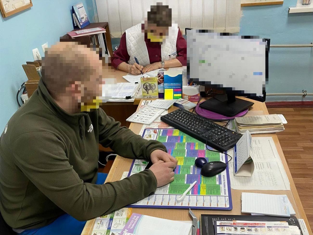 Схему организовали два жителя Киева, они вовлекли в деятельность медиков, отметили в СБУ