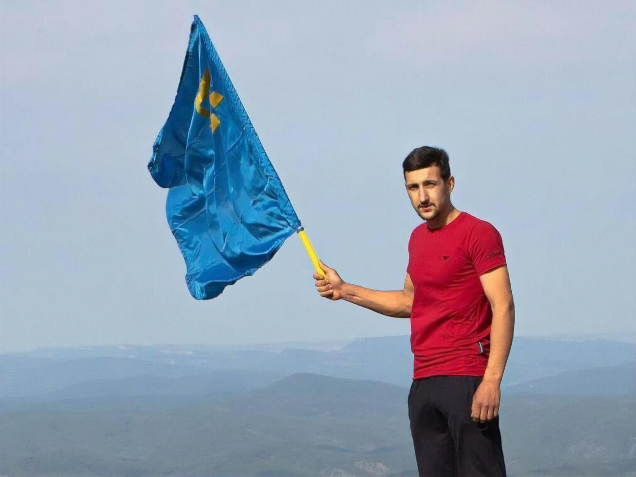 Азіз Ахтемов розповів про вогкість у камері