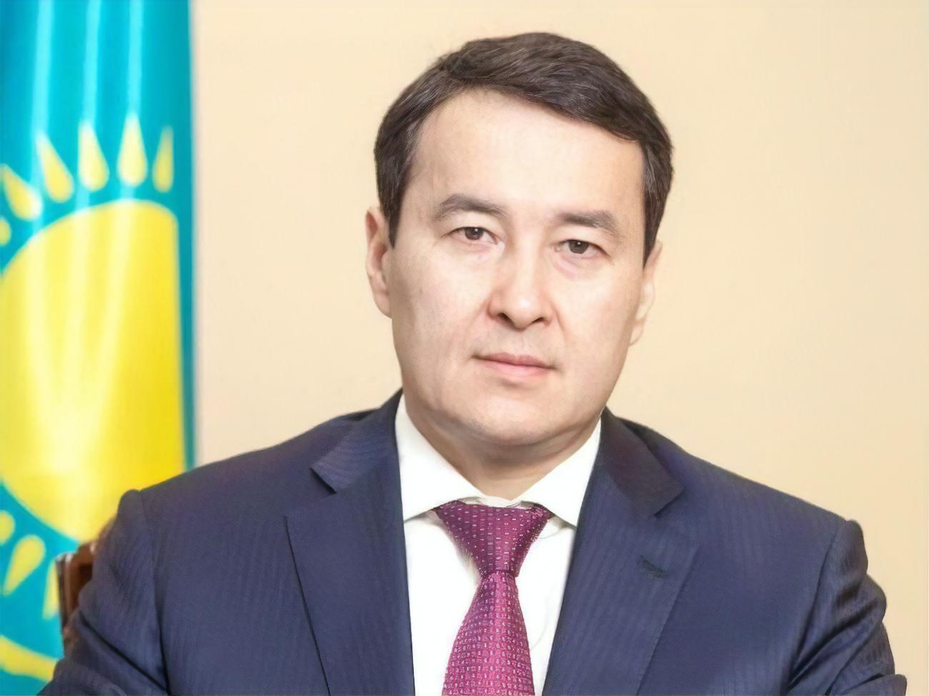 Смаилов&nbsp;был помощником президента, министром финансов и первым вице-премьером
