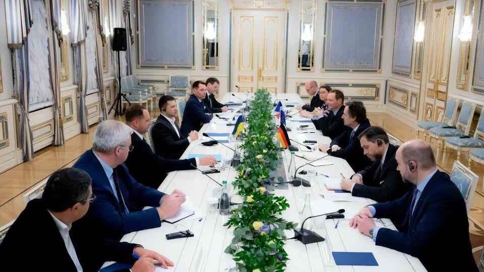 Зеленский принял Бонна и Плетнера в Киеве