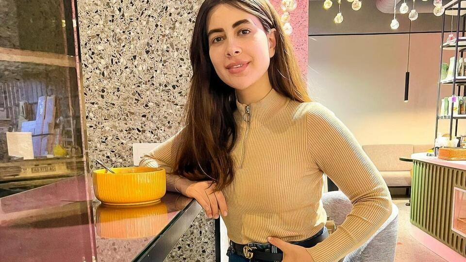 Рамина: Главное – сделать фото до того, как уже не можешь втянуть живот, и после того, как спал отек от перелета