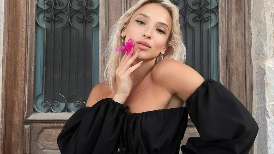 Русина отпраздновала 26-летие на Мальдивах