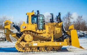 Северный горно-обогатительный комбинат получил два американских гусеничных бульдозера Cat D9R