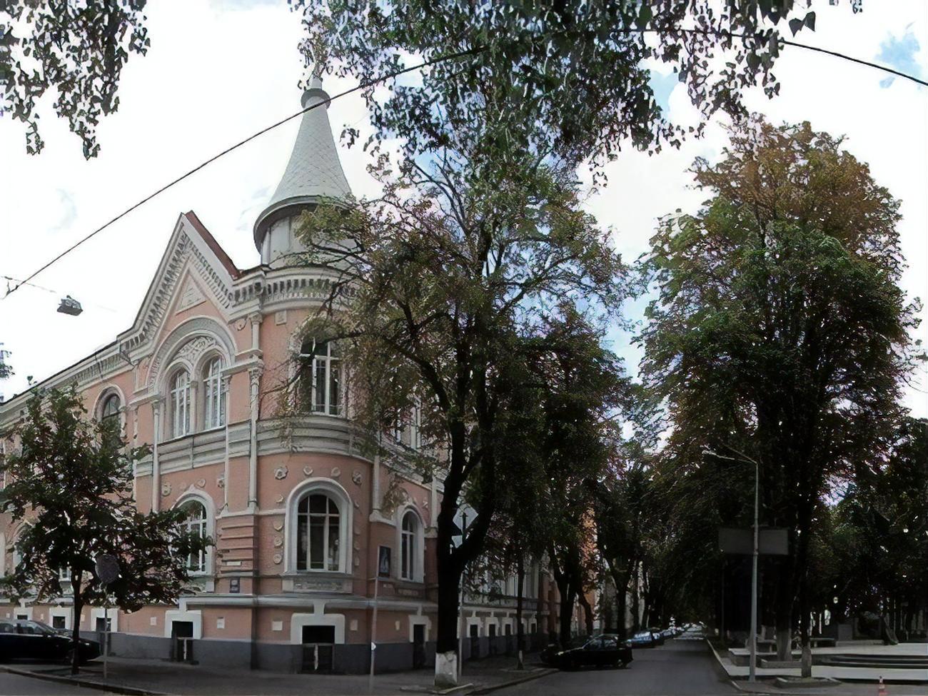 Суд признал экс-сотрудника СБУ виновным в участии в деятельности террористической организации