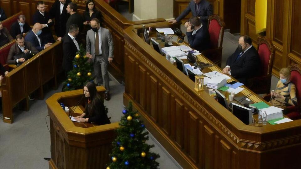 У Верховній Раді працює 421 народний депутат, у яких, відповідно, працює понад 4 тис. помічників