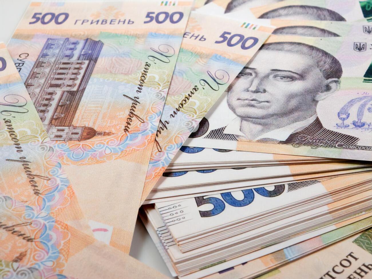 Курс гривны к доллару&nbsp;упал&nbsp;с&nbsp;27,50 грн/$&nbsp;до 27,51 грн/$