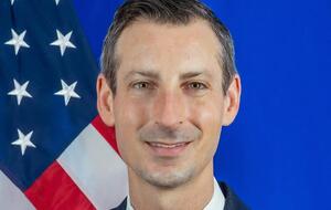 Украина продемонстрировала приверженность мирному прекращению войны, отметил Прайс