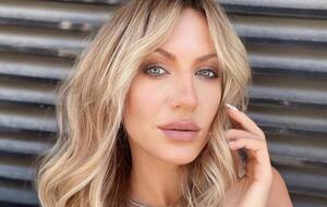 Нікітюк: ...ніколи нічого собі не жалійте. Хтось поїхав відпочивати на острови, я зробила простіше, за такі самі гроші купила собі колготки