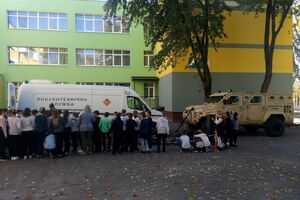 Школи нібито замінували у Черкасах, Дніпрі та Львові