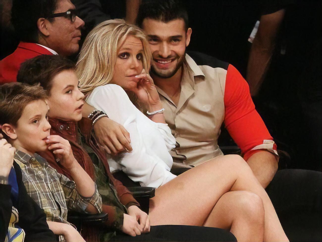 Брітні Спірс називає синів – Шона та Джейдена, а також нареченого Сема Асгарі – "мої хлопчики"