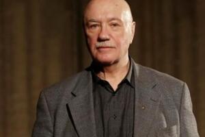 У 2016 році Куравльов установив собі пам'ятник на цвинтарі